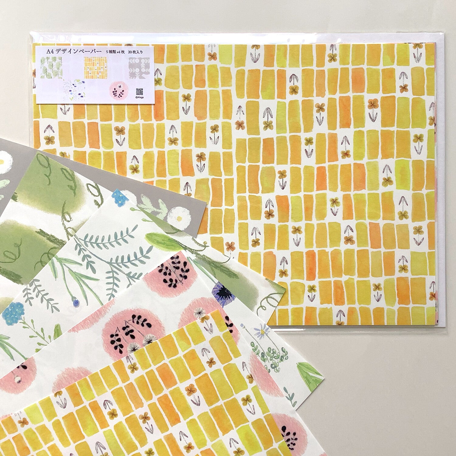 4Legs Wrapping Paper: Flower Painting