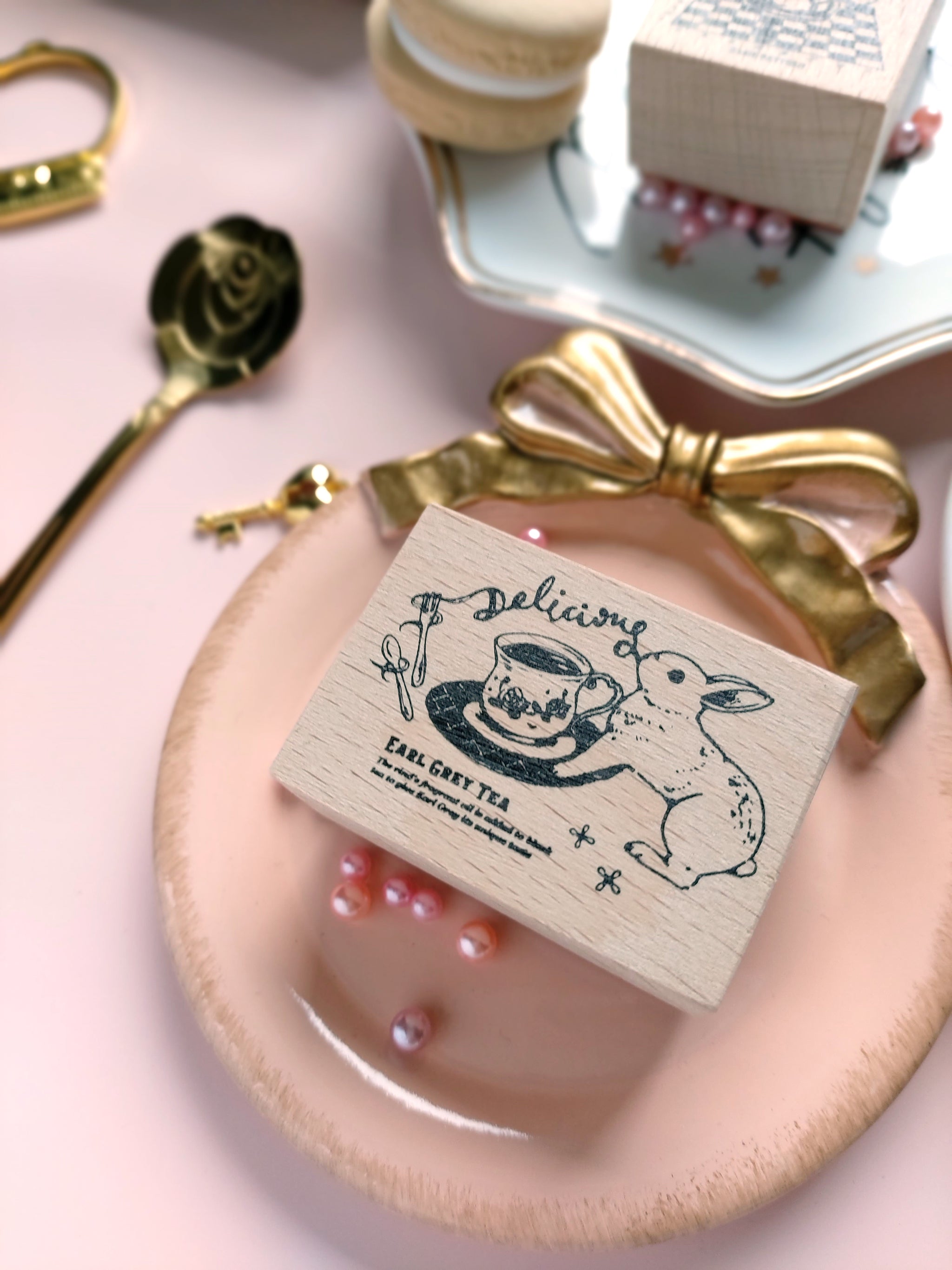 Kumayankee Stamp: Bunny in Wonderland