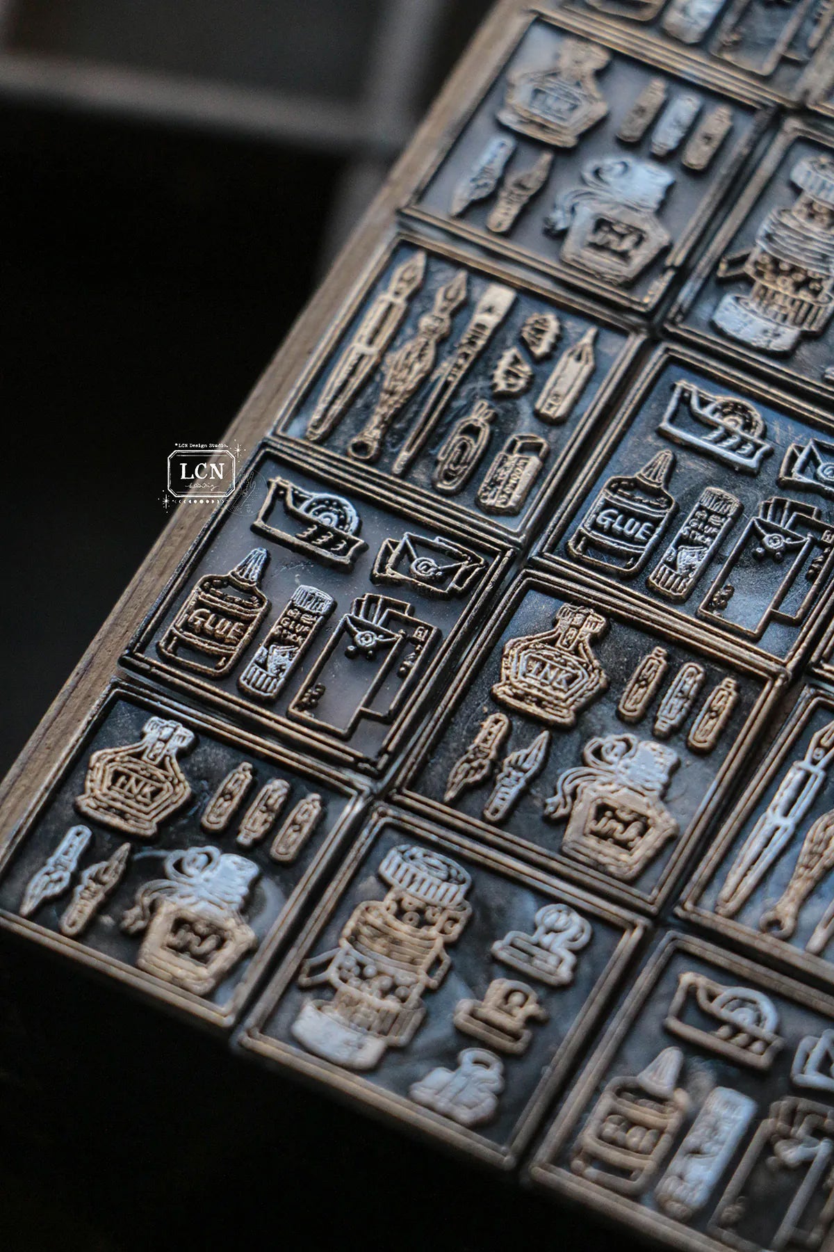 LCN Design Studio:Stationery Tile 5 - 8 Wax Seal Stamps