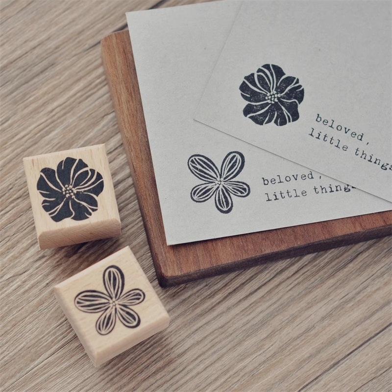 Maru Stationery: Little Flowers Rubber Stamp