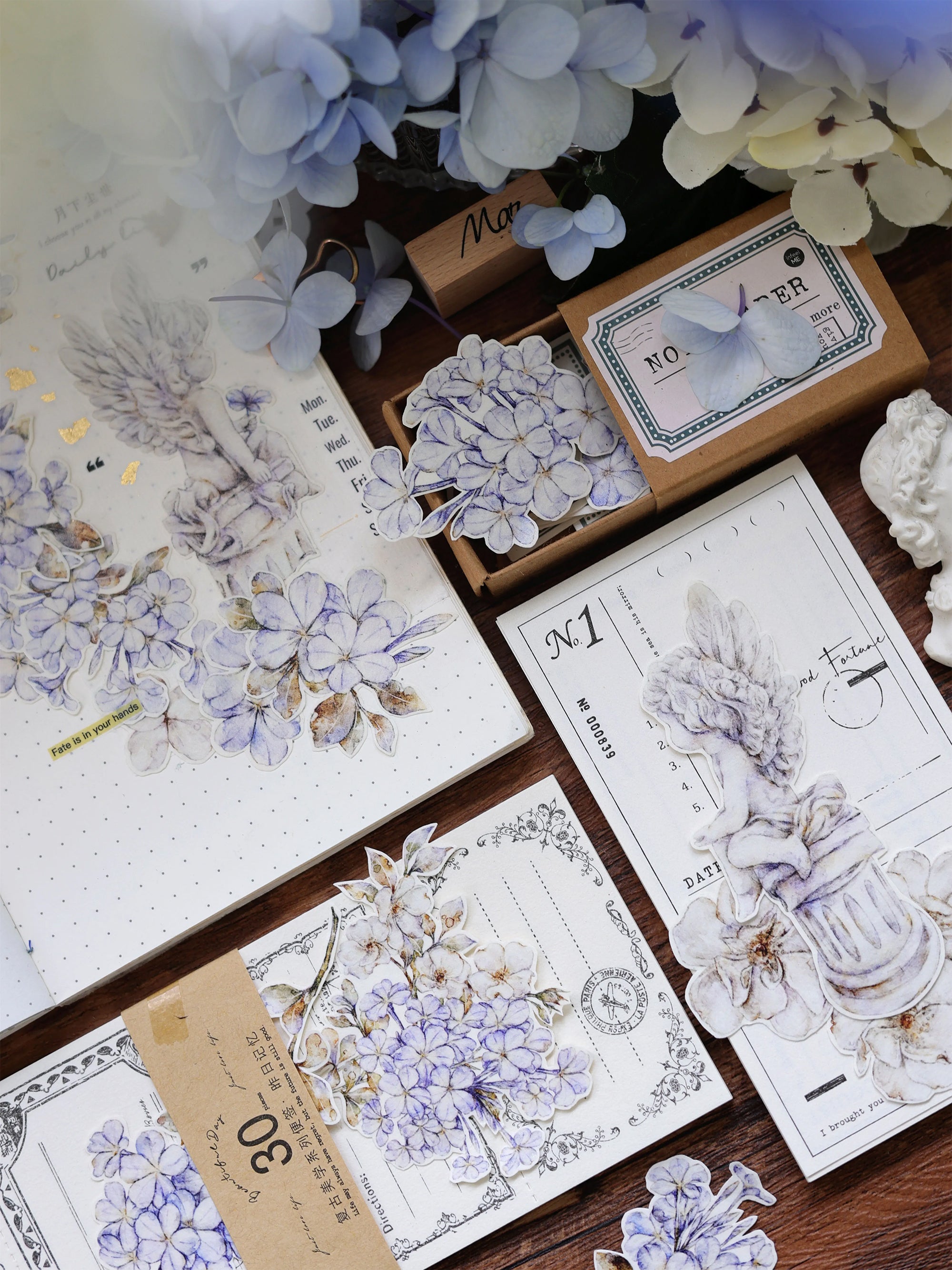 Xiaobai's House Masking Tape: Blue Snow Flowers