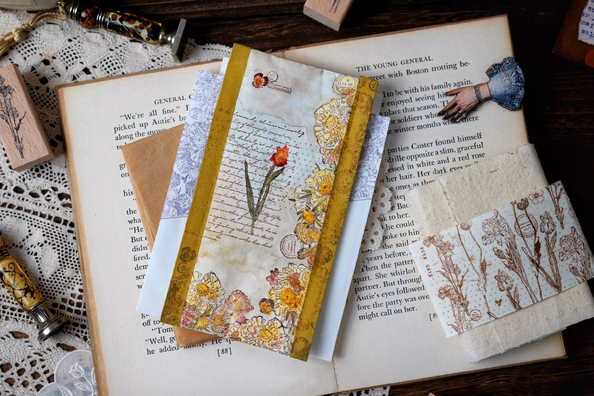 Benchu Studio: Flower Illustration Stamps Set