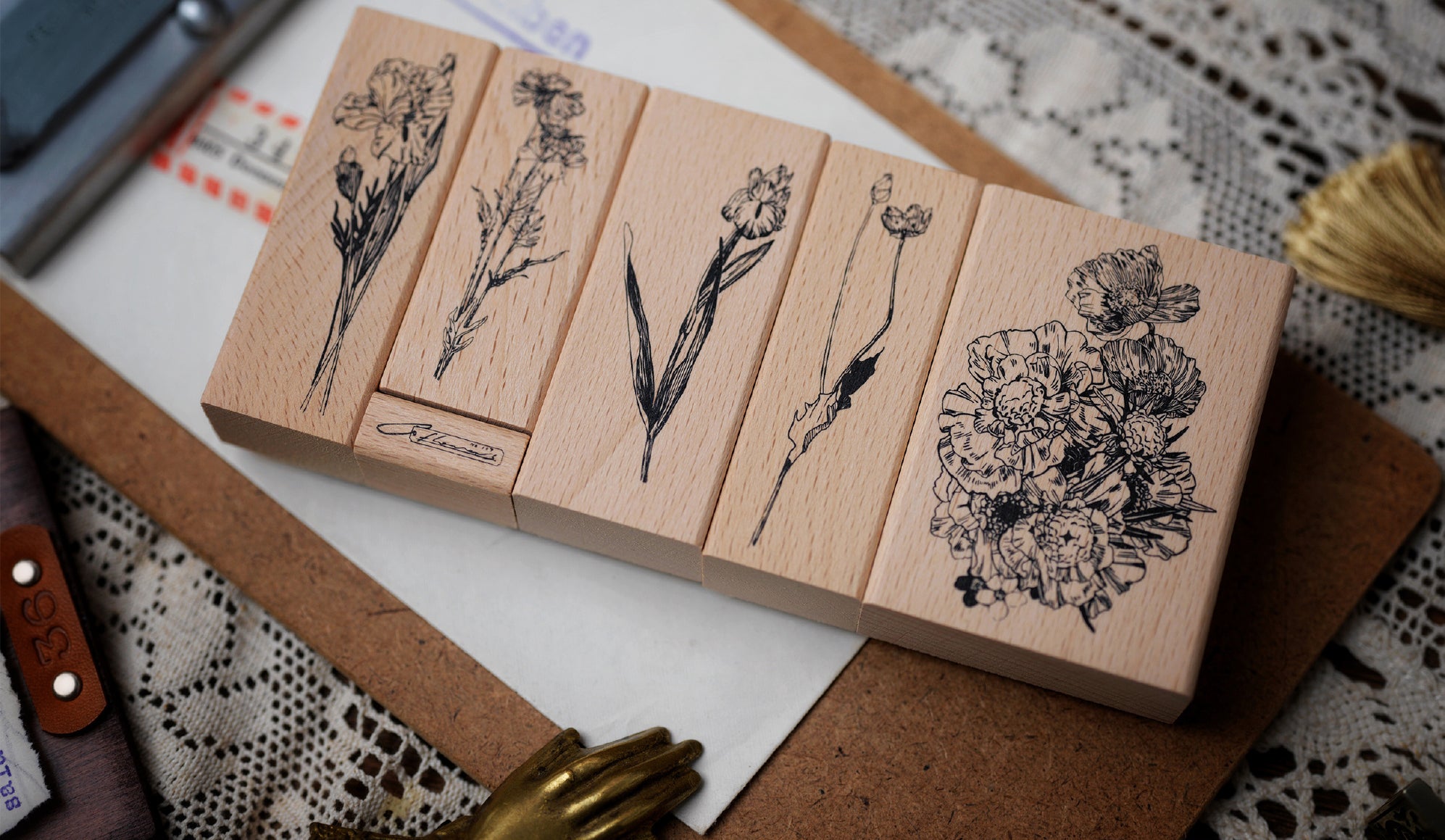 Benchu Studio: Flower Illustration Stamps Set