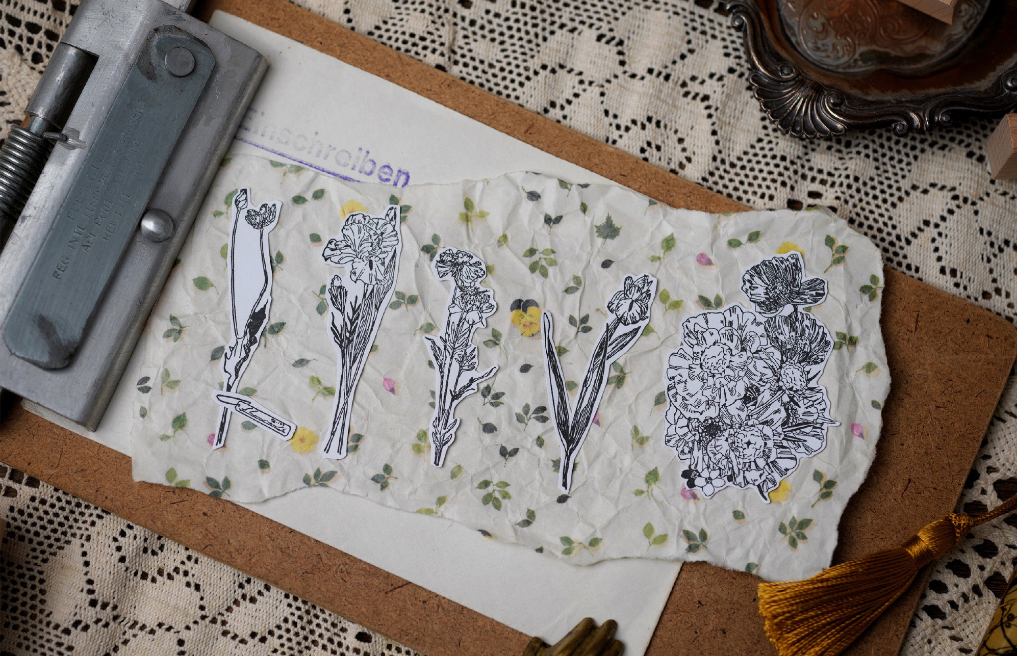 Benchu Studio: Flower Illustration Stamps Set
