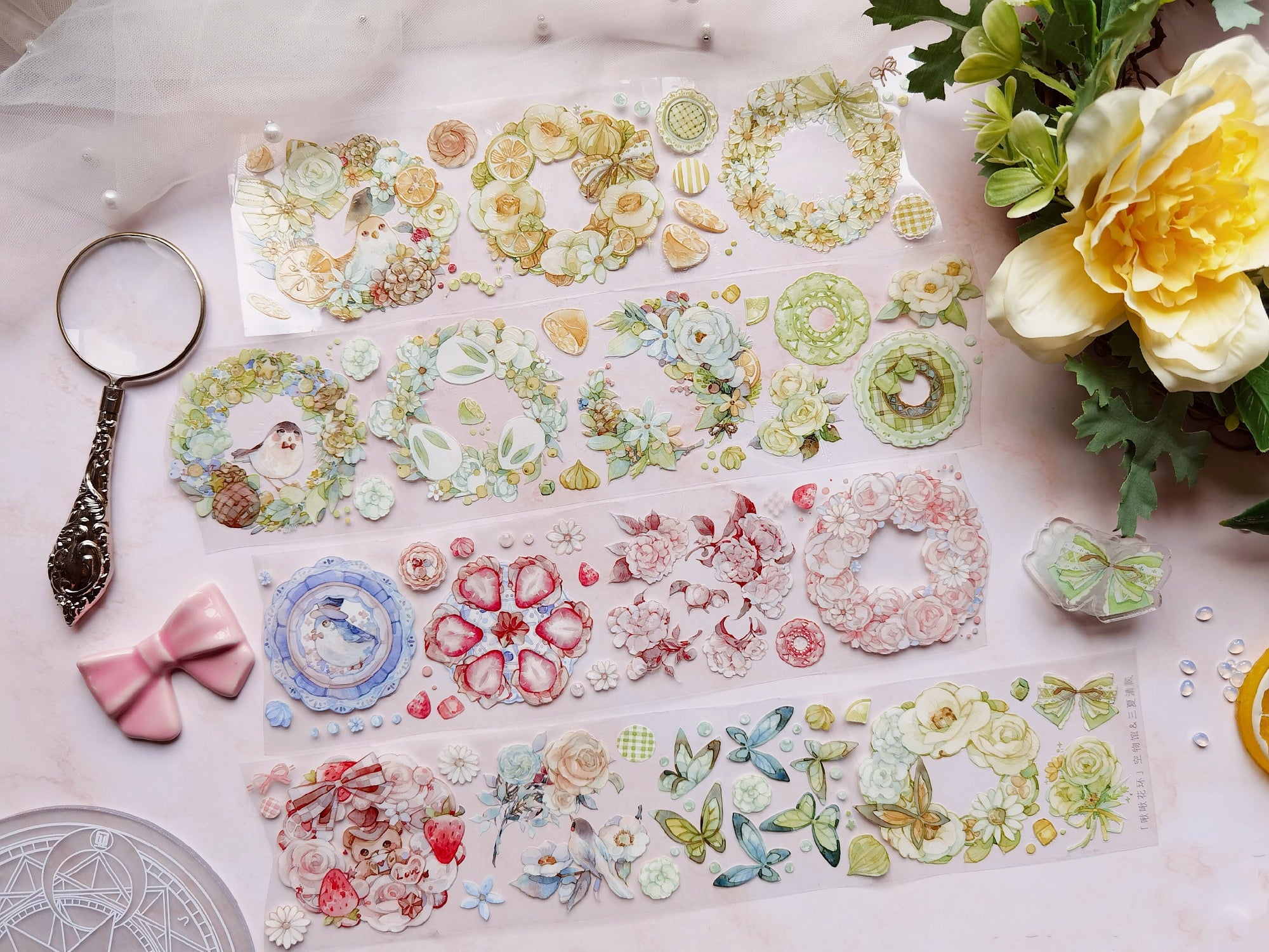 Komos Museum Tape: Birds & Wreaths