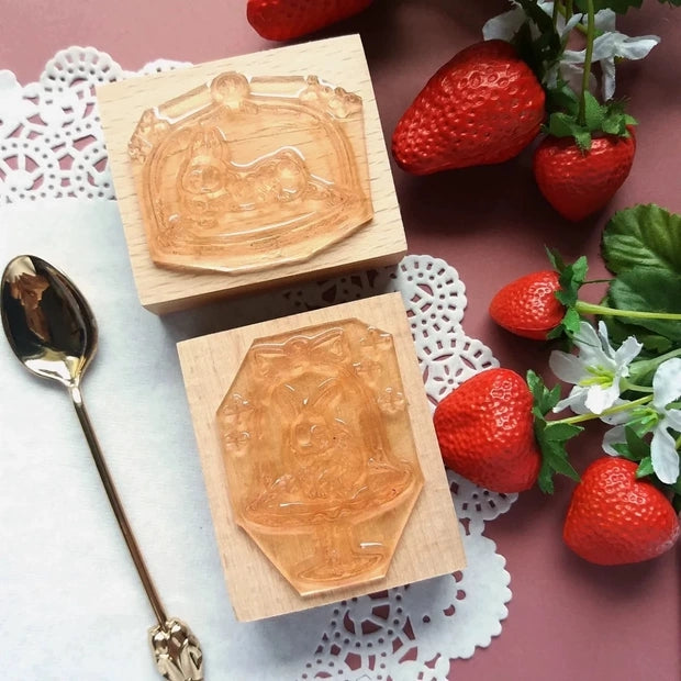 Kumayankee Stamp: Bunny Glass Dome