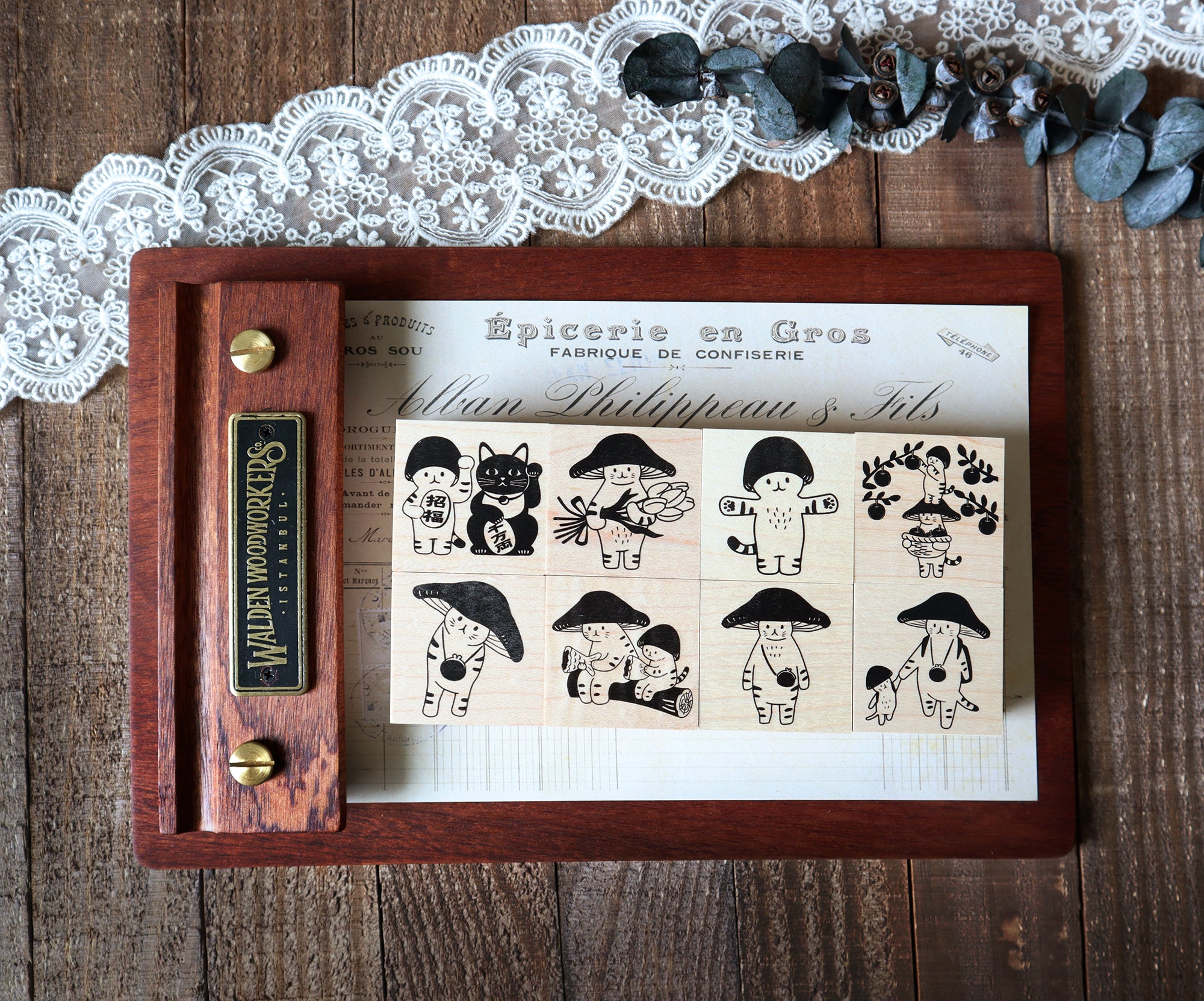 4Legs Rubber Stamp: Mushroom Cats A