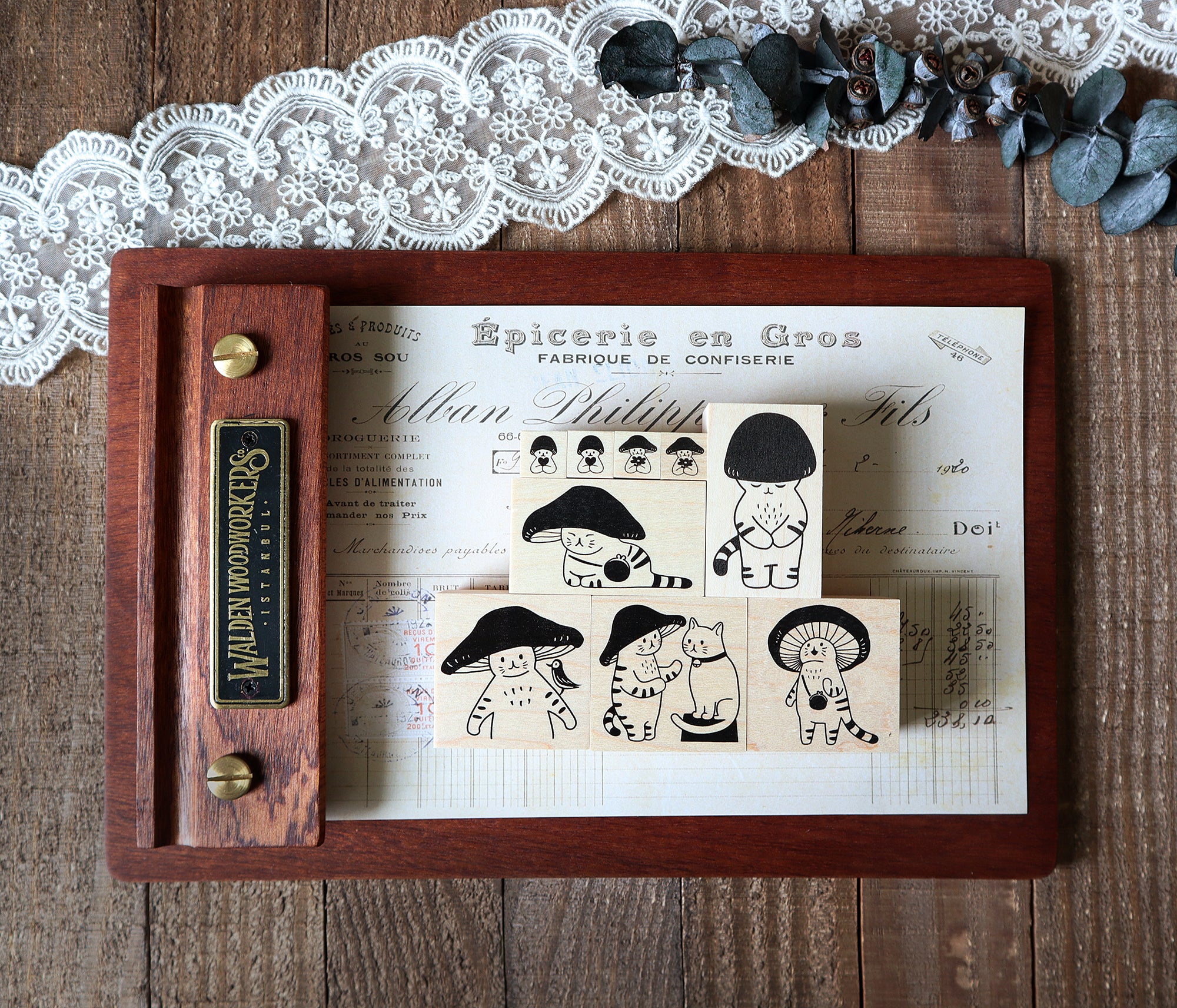 4Legs Rubber Stamp: Mushroom Cats B