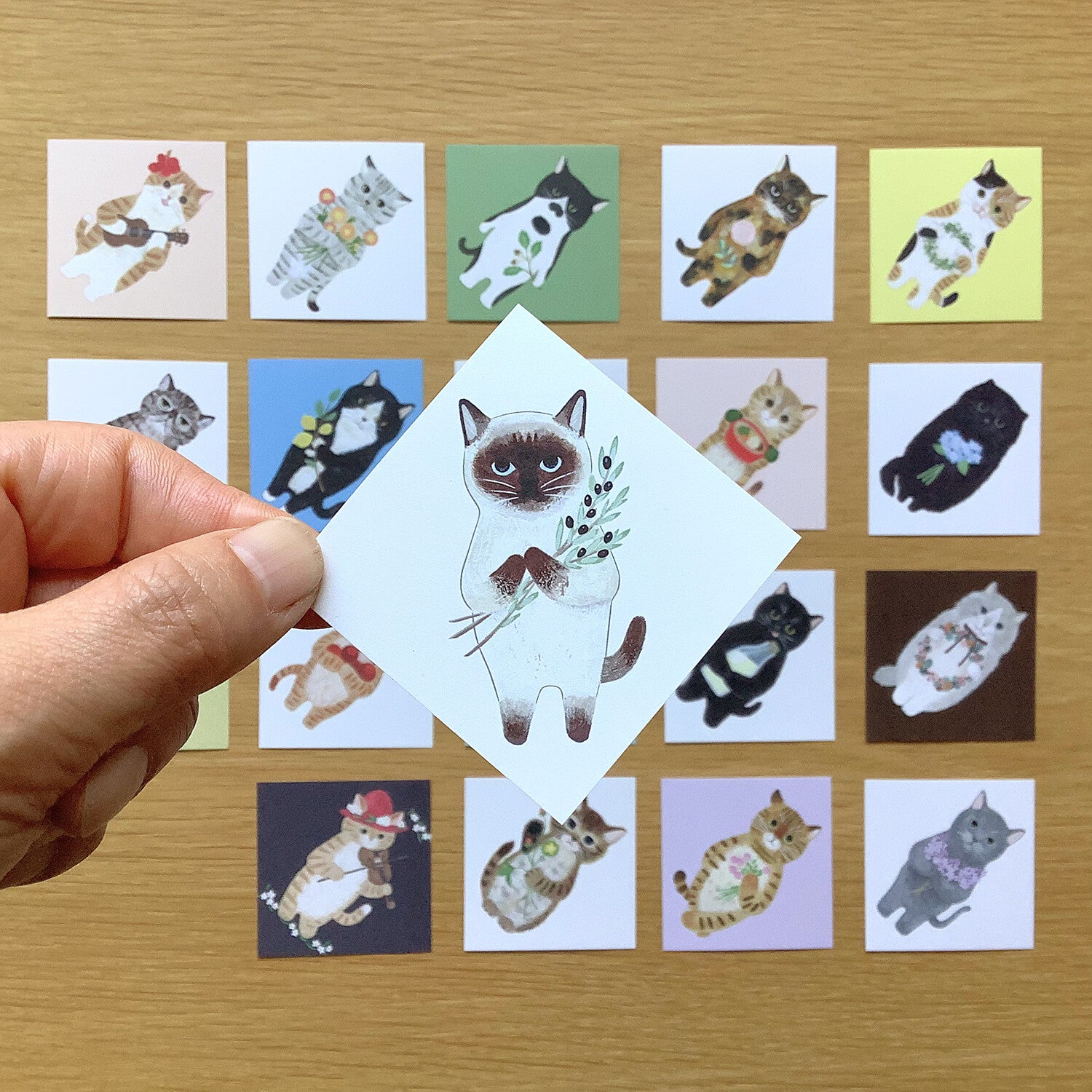 4Legs Tiny Letter Paper: Cats