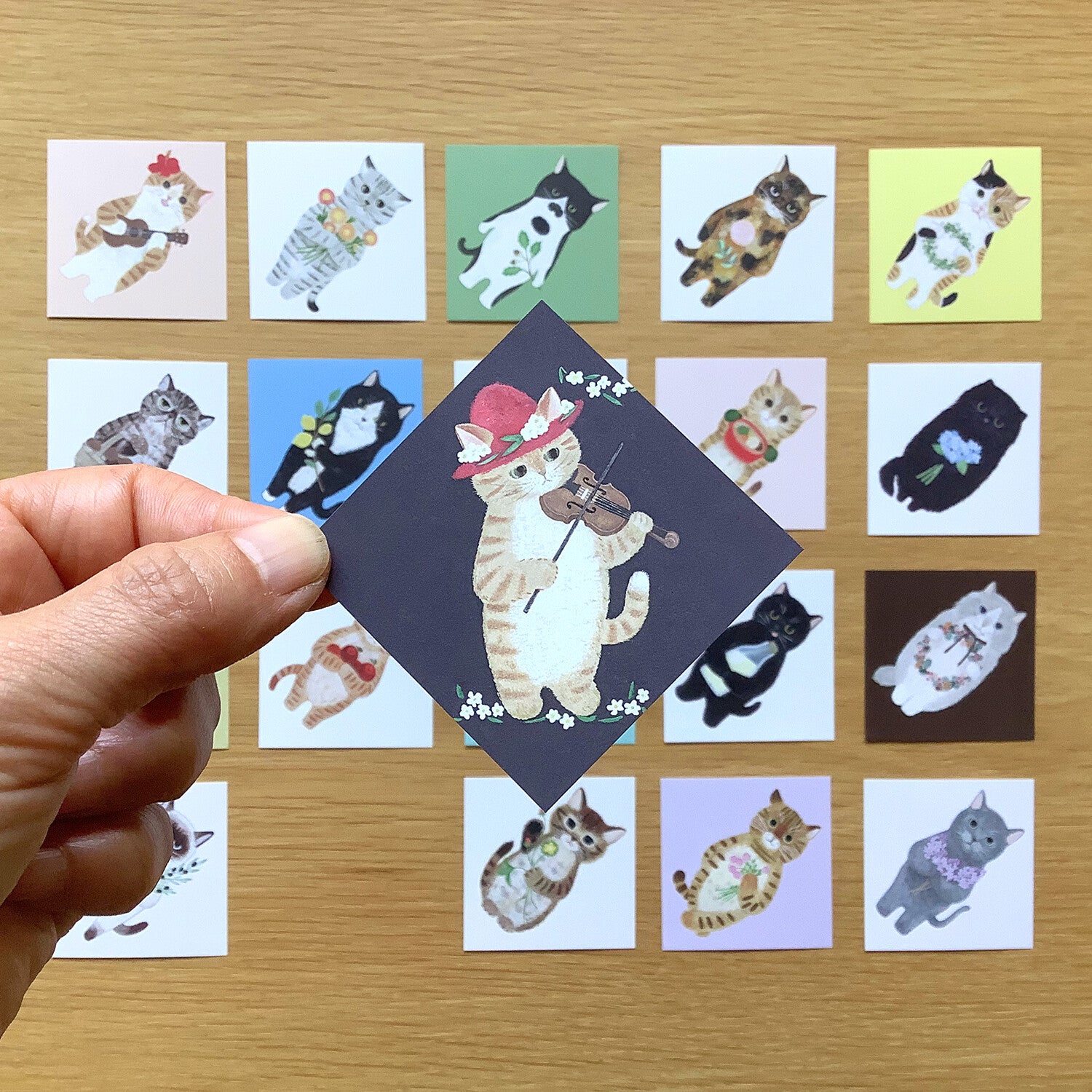4Legs Tiny Letter Paper: Cats