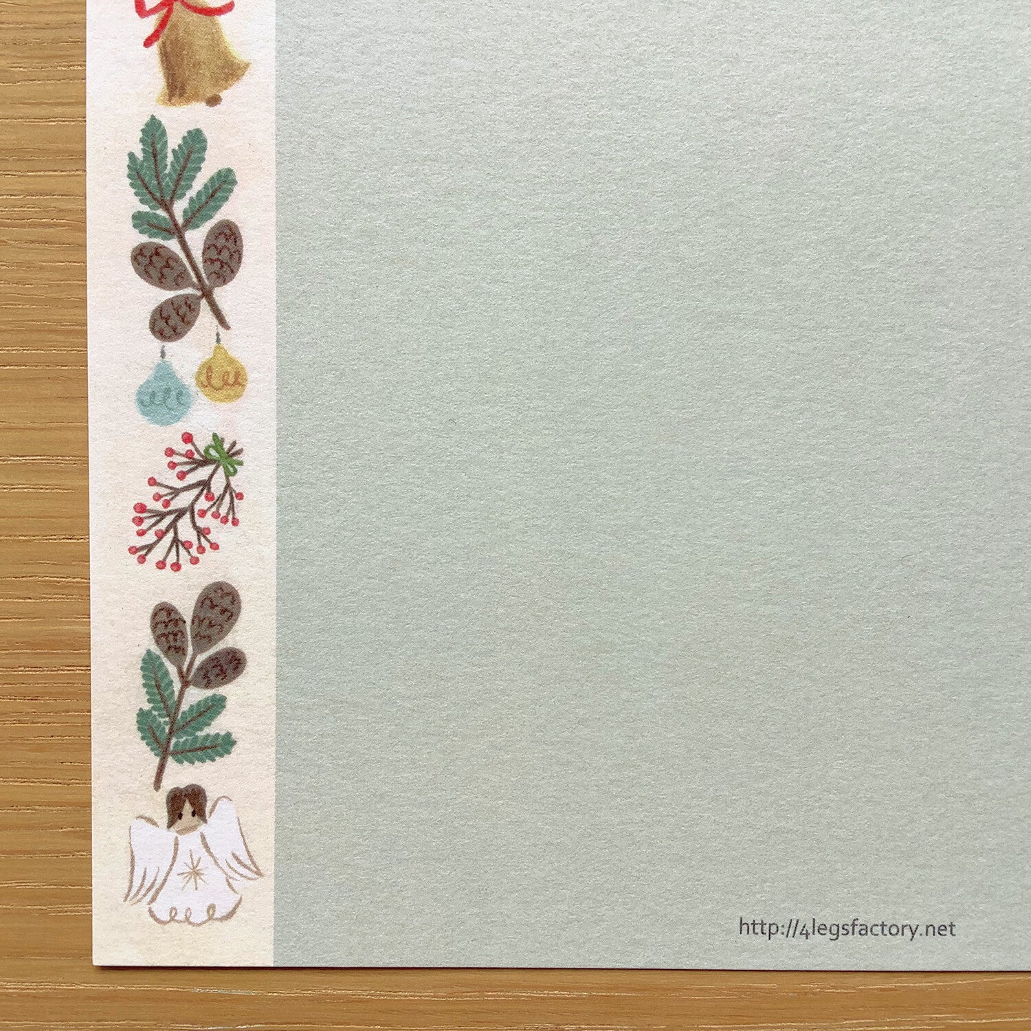 4Legs Postcard: Christmas Gift Giving Cat