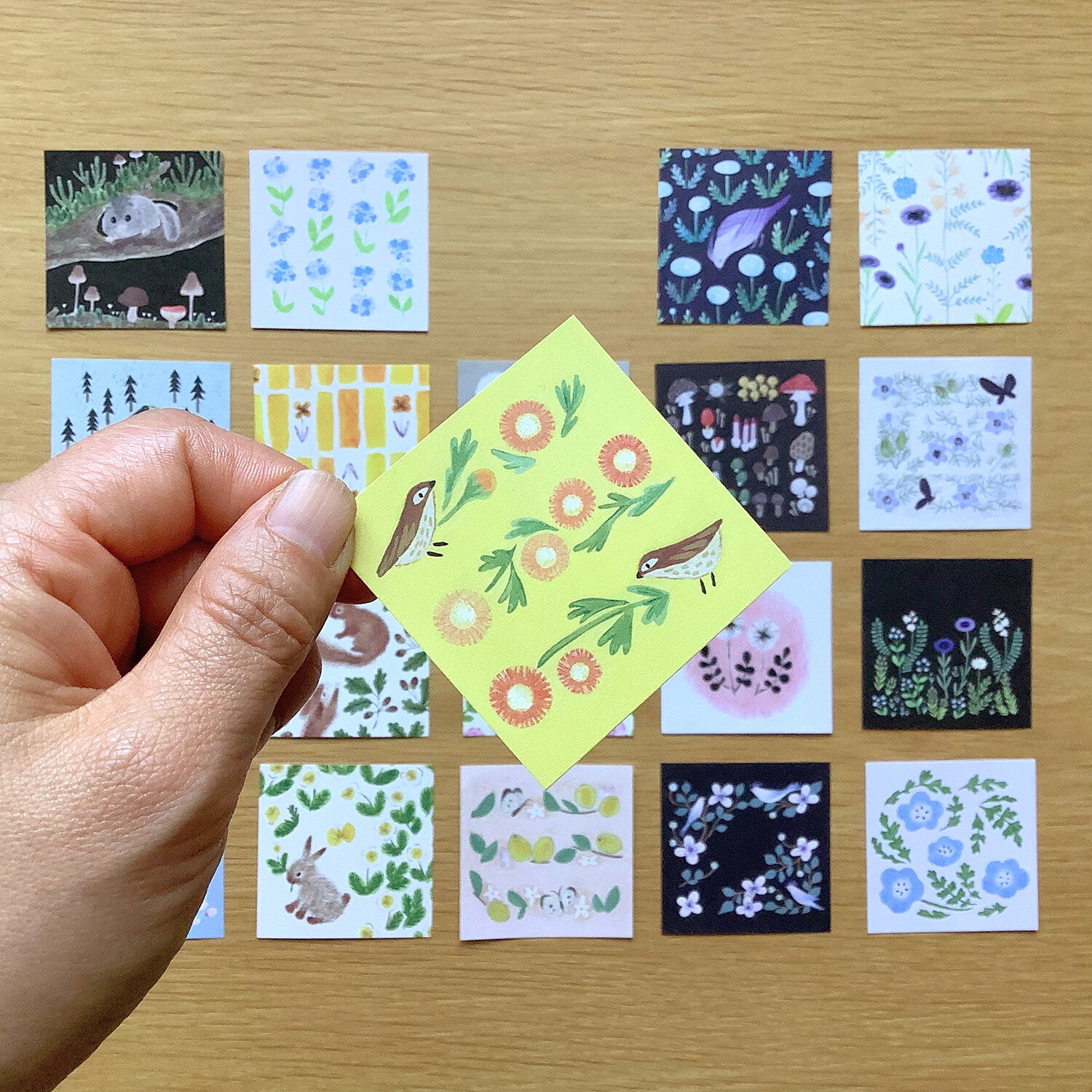4Legs Tiny Letter Paper: Flower