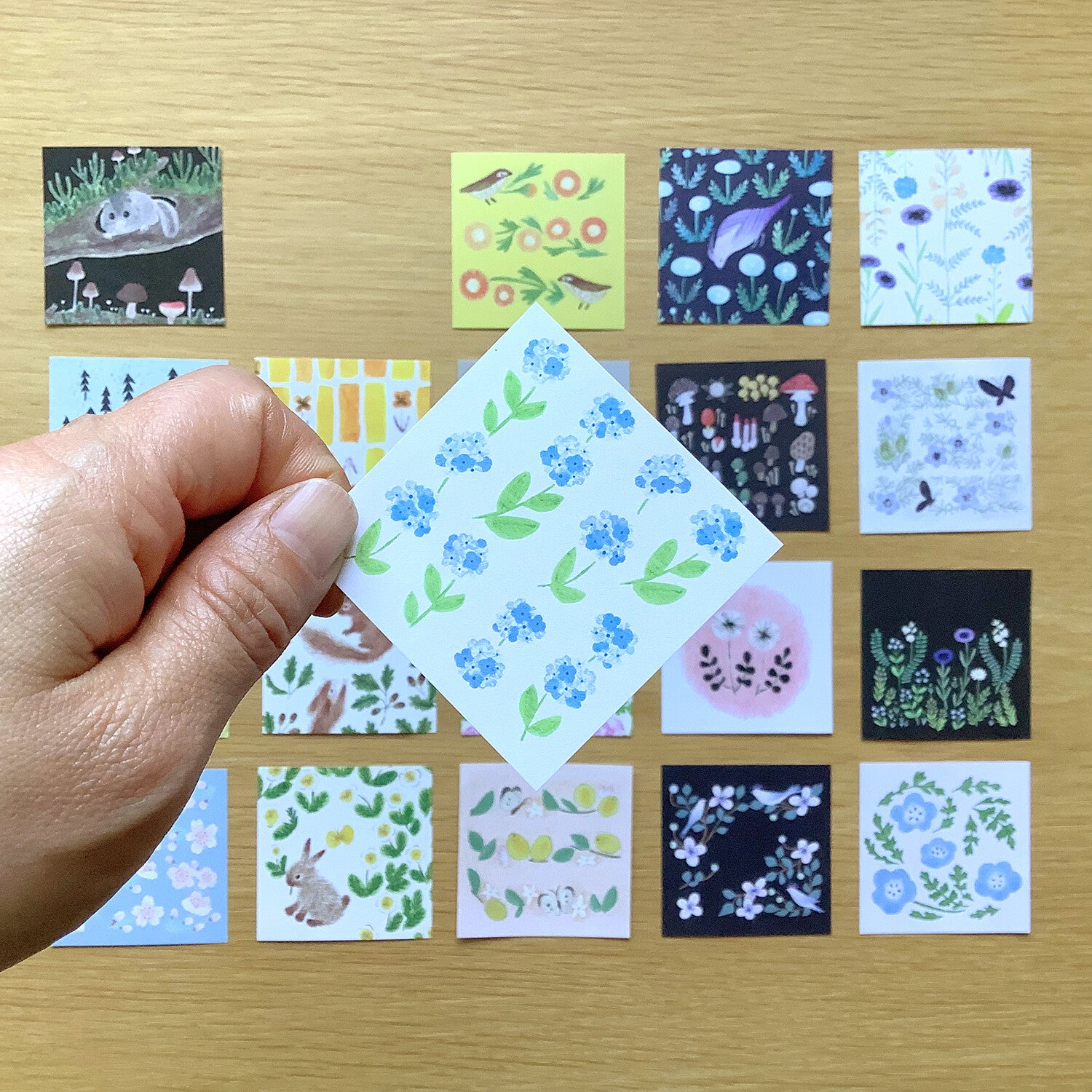 4Legs Tiny Letter Paper: Flower