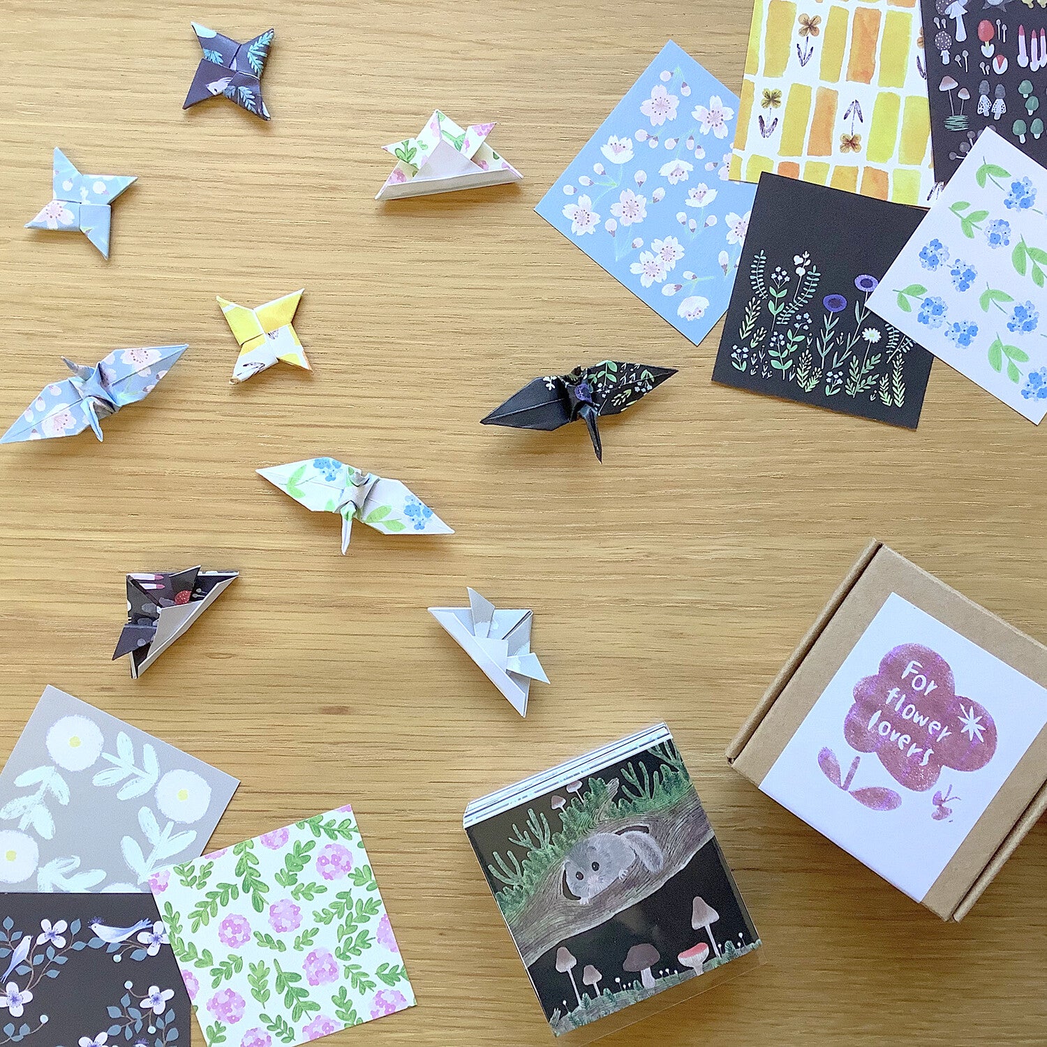 4Legs Tiny Letter Paper: Flower