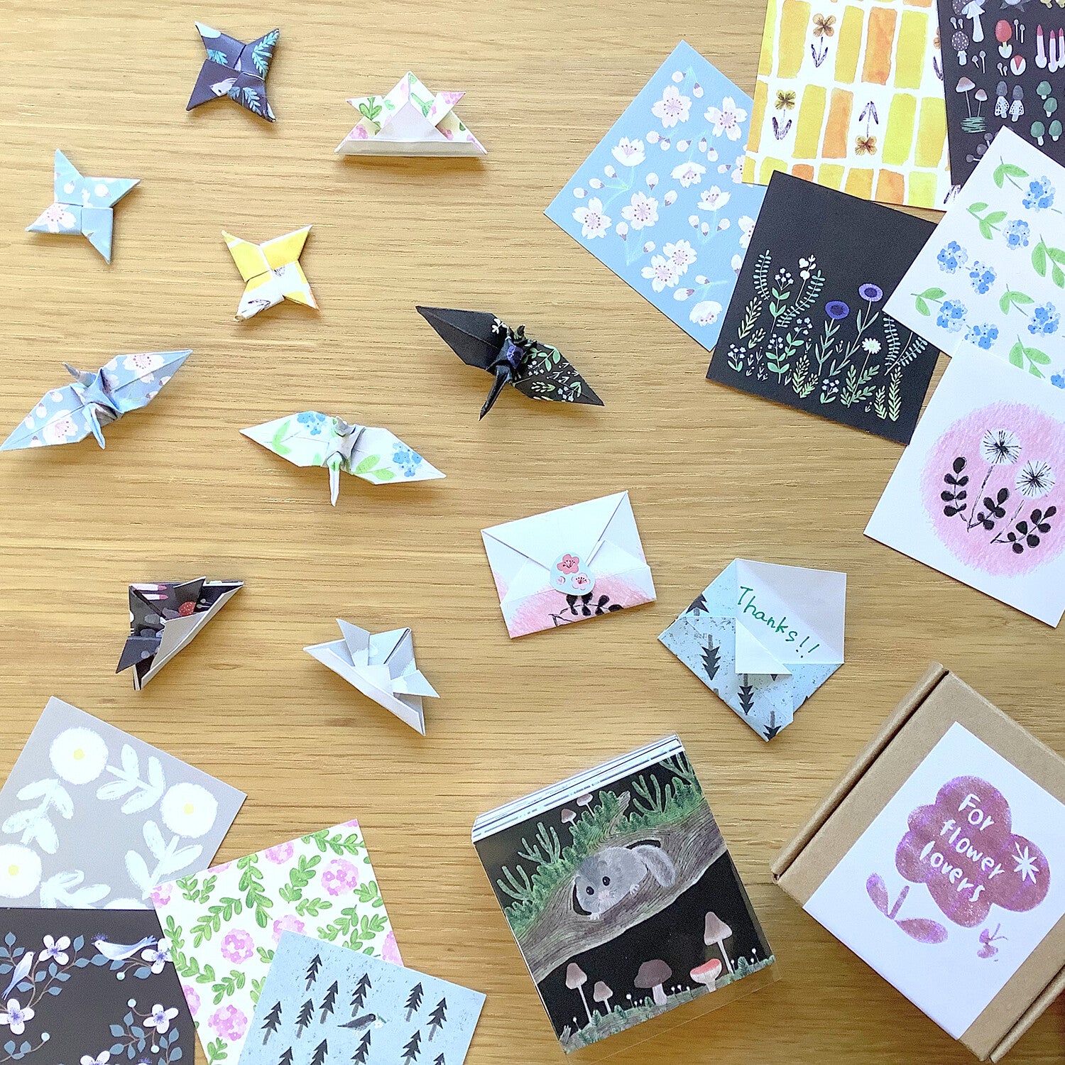 4Legs Tiny Letter Paper: Flower