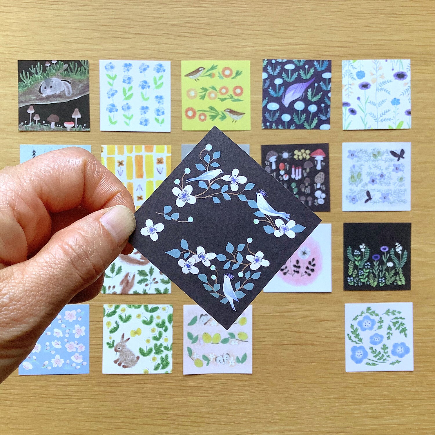 4Legs Tiny Letter Paper: Flower