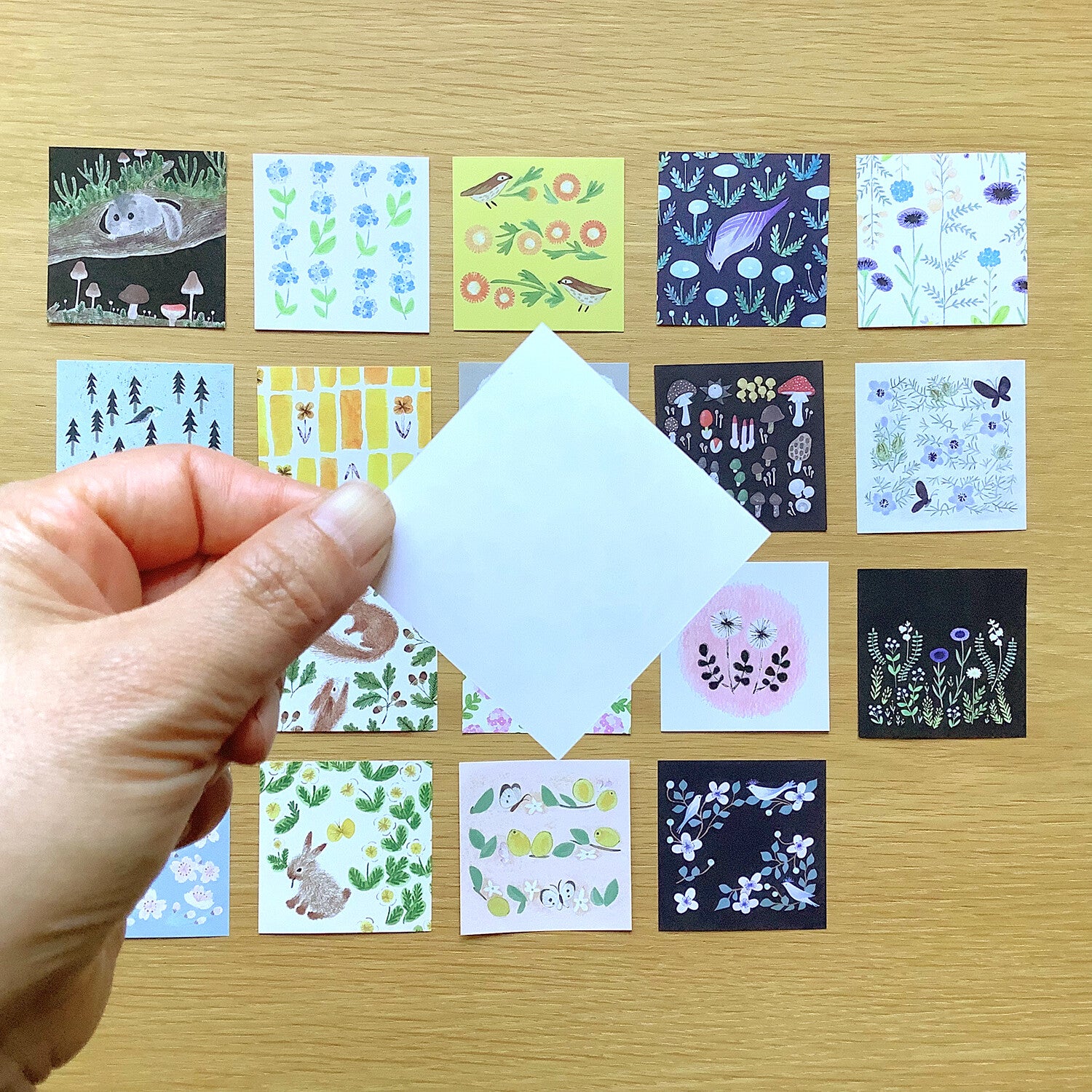 4Legs Tiny Letter Paper: Flower