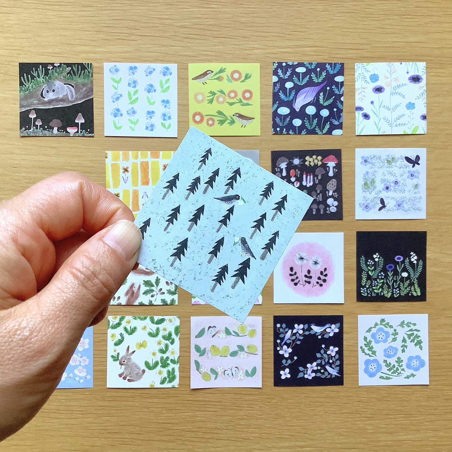 4Legs Tiny Letter Paper: Flower