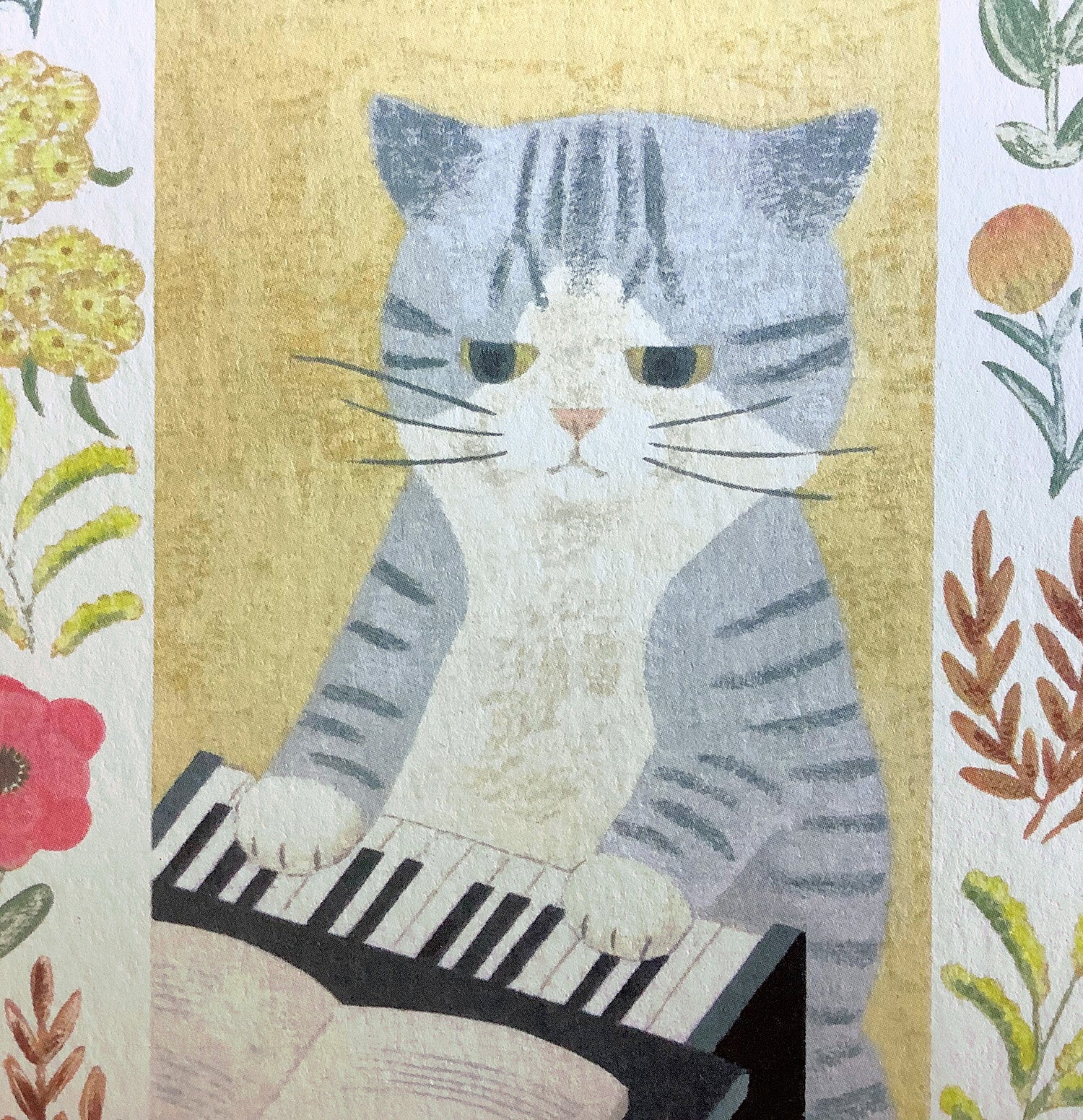 4Legs Postcard: Gray Tabby Playing Piano