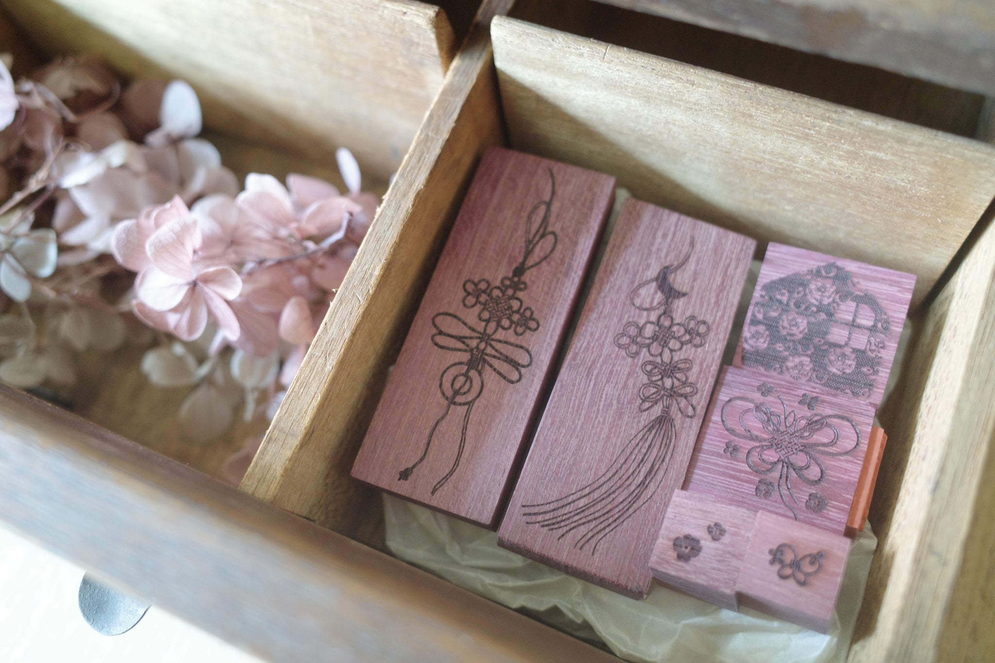 Hanen Studio: Butterfly Knots Rubber Stamp