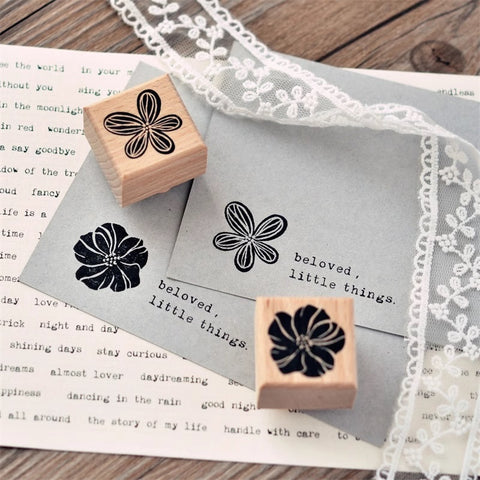 Maru Stationery: Little Flowers Rubber Stamp
