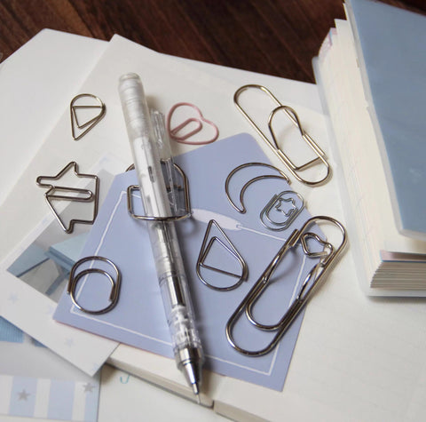 Neinei Illustration: Assorted Paper Clips
