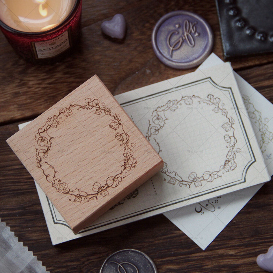 Neinei Illustration Stamp: Pumpkin Wreath