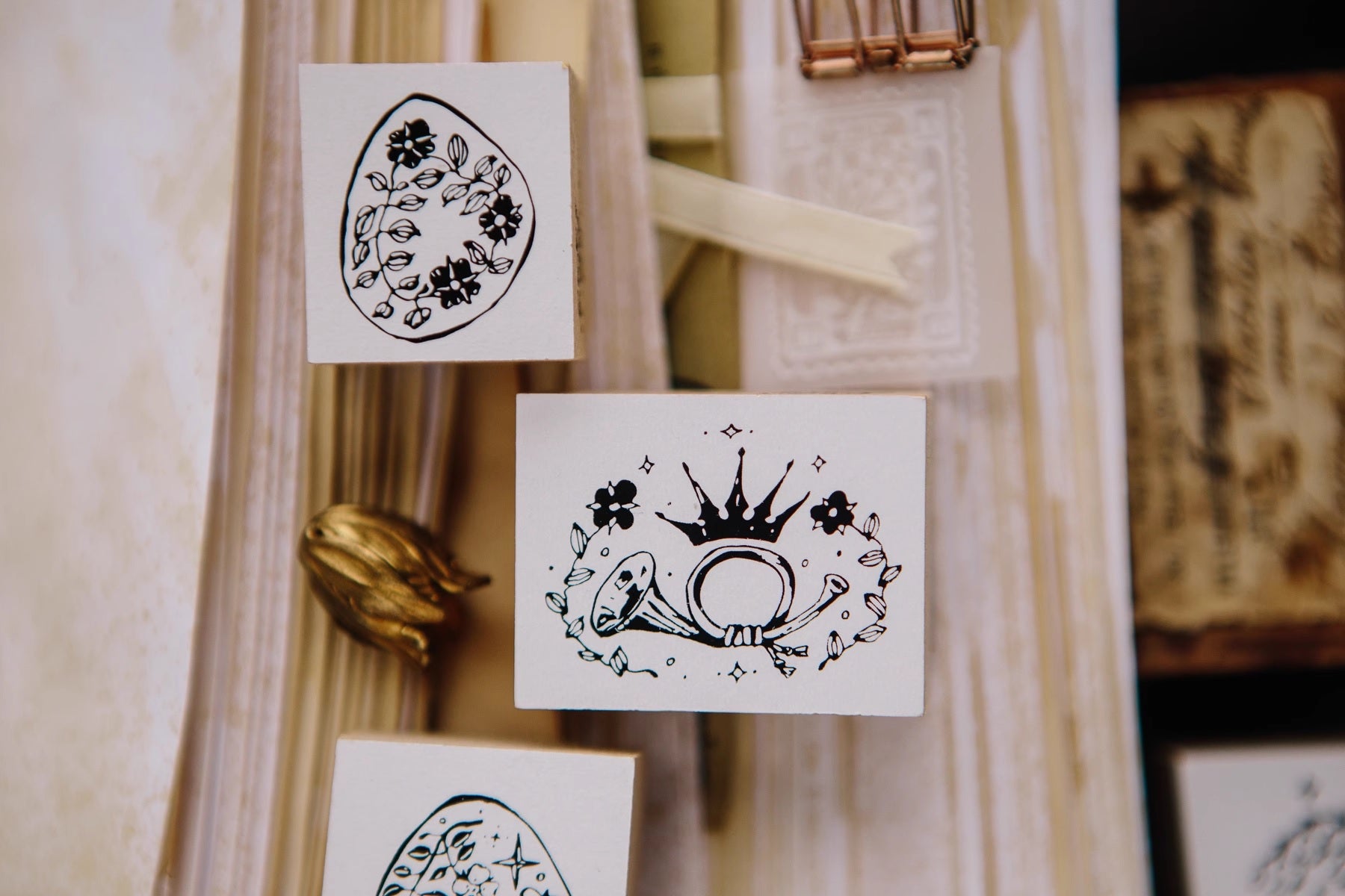 OURS Rubber Stamp Set: Central Post A