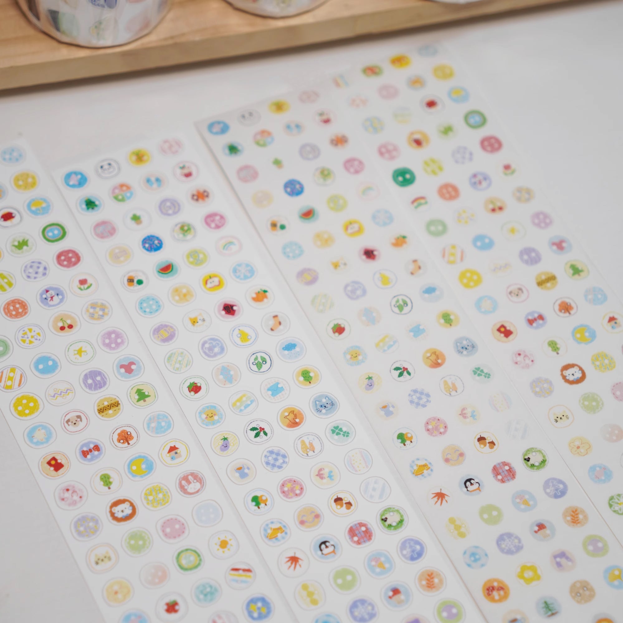 Wanle Studio Sticker Tape: Little Buttons